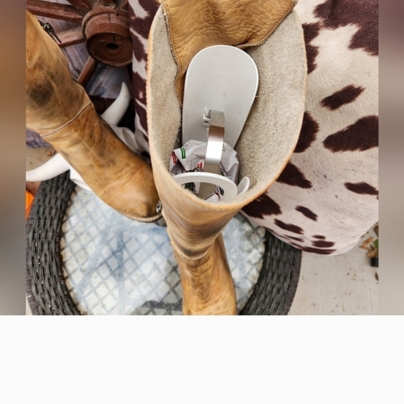 Rustic MANCHESTER Bed Stu Distressed Boots - Picture 3 of 12